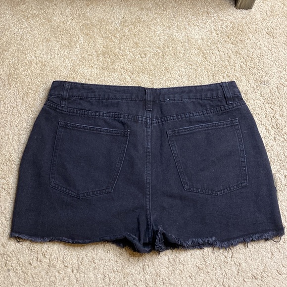 Black shorts size 12 with sequins - Picture 6 of 7